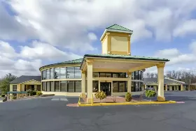 Photograph of Quality Inn, Hillsville