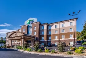 Photograph of Holiday Inn Express, Wytheville