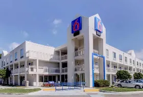 Photograph of Motel 6, Virginia Beach