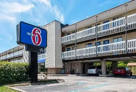 Photograph of Motel 6, Norfolk