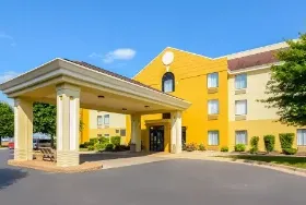 Photograph of Comfort Inn, Woodstock