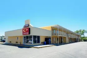 Photograph of Econo Lodge ( Airport ),