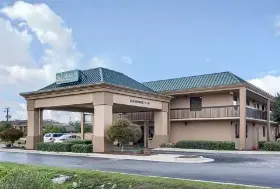 Photograph of Quality Inn, Franklin