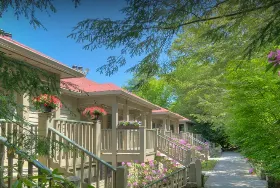 Photograph of Mountain Lake Lodge, Pembroke