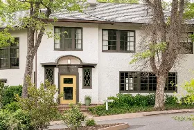 Photograph of Oakhurst Inn, Charlottesville