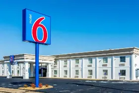 Photograph of Motel 6, Petersburg