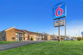 Photograph of Motel 6, Hillsville