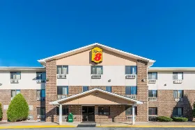 Photograph of Super 8, Front Royal