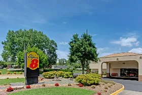 Photograph of Super 8, Williamsburg