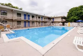 Photograph of Motel 6, Norfolk