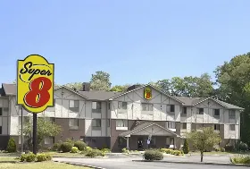 Photograph of Super 8, Richmond