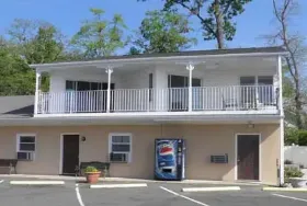 Photograph of Wakefield Motel On the Potomac, Colonial Beach