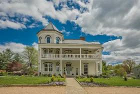 Photograph of Grace House, Lexington