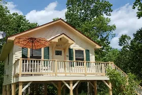 Photograph of Hummingbird Inn, Goshen