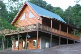 Photograph of Autumn View Log Cabin, Rileyville