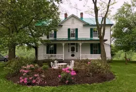 Photograph of Cardinal Point Farmhouse, Afton