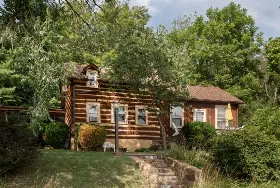 Photograph of Natural Retreats Anastasia Cottage, Warm Springs
