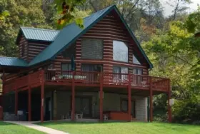 Photograph of Papa Bear's River Cabin, Luray
