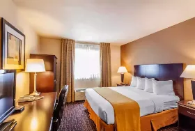 Photograph of Quality Inn, Arlington