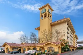 Photograph of La Quinta Inn & Suites, Seattle