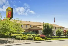 Photograph of Super 8, Kennewick