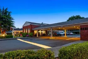Photograph of Best Western Lakewood Motor Inn, Lakewood
