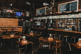 Photograph of Topnotch Tavern, Raymond