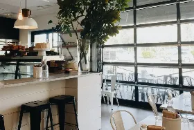 Photograph of Deru Market, Kirkland