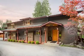 Photograph of All Seasons River Inn Bed & Breakfast, Leavenworth