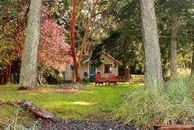 Photograph of North Beach Inn, Eastsound