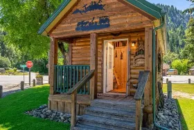 Photograph of Columbia Cottages Lazy Daze Retreats, Northport