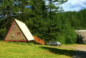 Photograph of Alpine Chalets, Peshastin