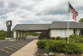 Photograph of Clarion Inn, Fairmont