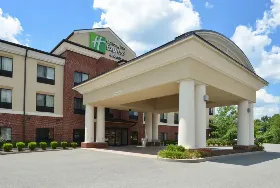 Photograph of Holiday Inn Express, Fairmont