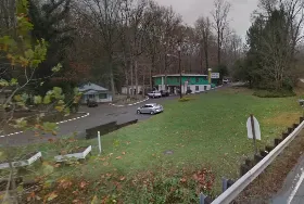 Photograph of Laurel Court Motel & Chalets, Sutton