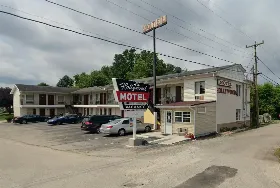 Photograph of Hollywood Motel, Kenova