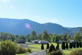 Photograph of Riverside Cabins, Moorefield