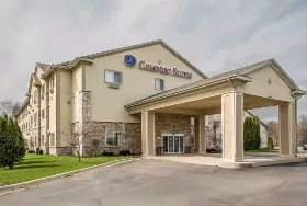 Photograph of Comfort Suites, Lake Geneva
