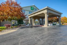 Photograph of Holiday Inn Express, Oshkosh