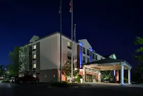 Photograph of Holiday Inn Express, New Berlin