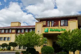 Photograph of Holiday Inn, Pewaukee