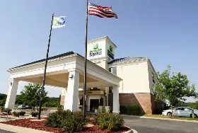 Photograph of Holiday Inn Express, Delafield