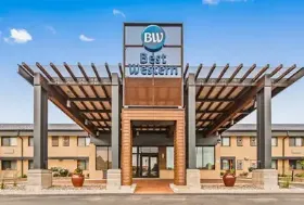 Photograph of Best Western West Towne Suites, Madison