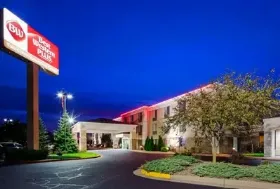Photograph of Best Western Trail Lodge Hotel & Suites, Eau Claire