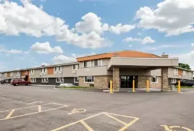 Photograph of Quality Inn Madison, Madison