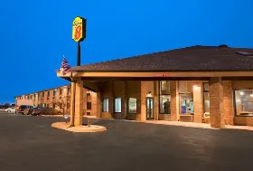 Photograph of Super 8, Green Bay