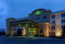 Photograph of La Quinta Inn & Suites, New Berlin