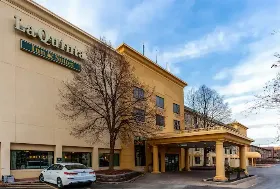 Photograph of La Quinta Inn & Suites, Glendale