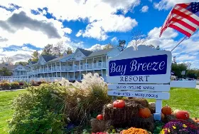 Photograph of Bay Breeze Resort, Ephraim