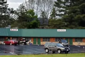 Photograph of Honkers Hotel, Muscoda